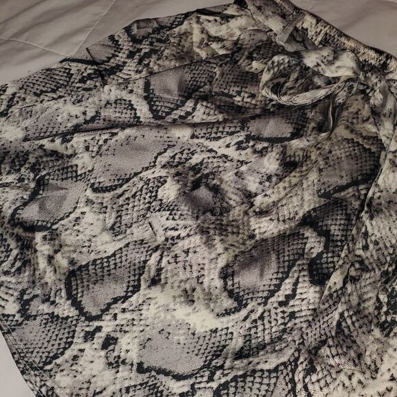 She and sky medium women's snakeskin print shorts with tie waist - Picture 2 of 9